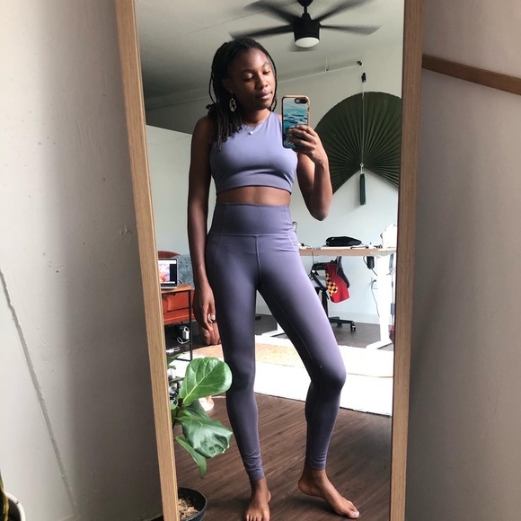 Girlfriend Collective Topanga bra (Medium) & 28” leggings (Small) in Dahlia - Picture 3 of 8